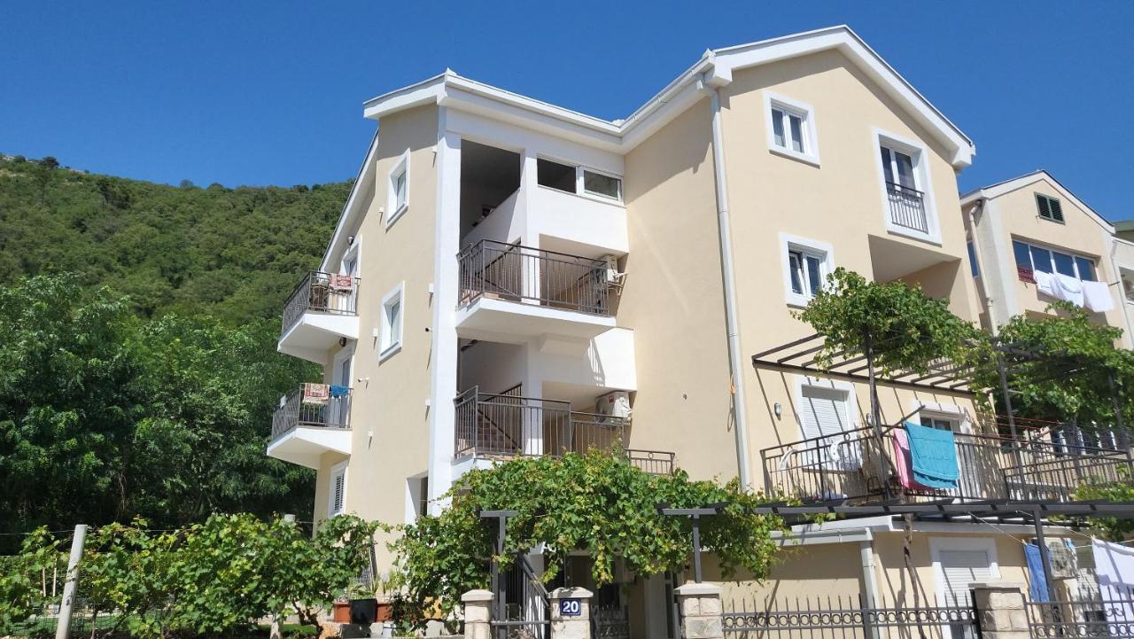 Apartmani Mia Sorajic Petrovac Kültér fotó