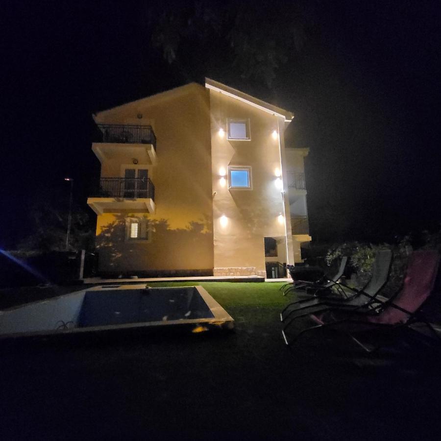 Apartmani Mia Sorajic Petrovac Kültér fotó