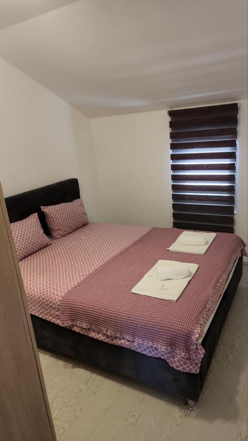 Apartmani Mia Sorajic Petrovac Kültér fotó