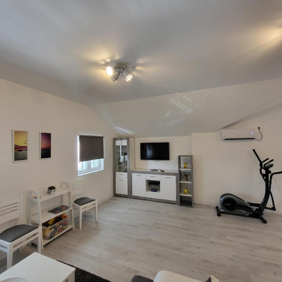 Apartmani Mia Sorajic Petrovac Kültér fotó