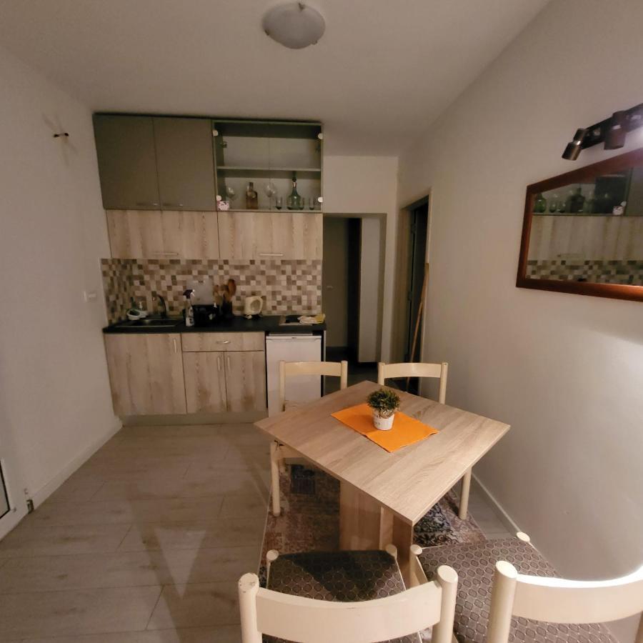 Apartmani Mia Sorajic Petrovac Kültér fotó