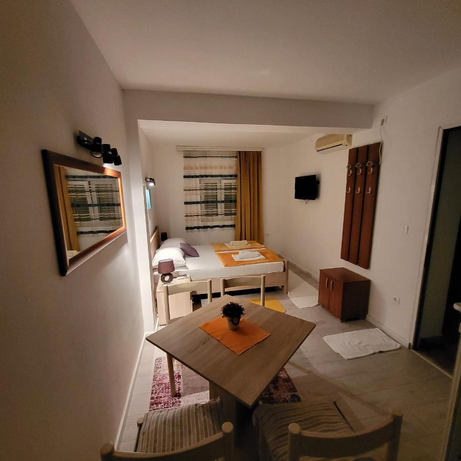 Apartmani Mia Sorajic Petrovac Kültér fotó